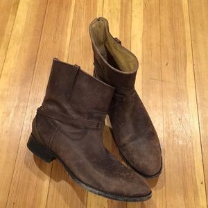 Frye Lyndsey Plate Short Boots